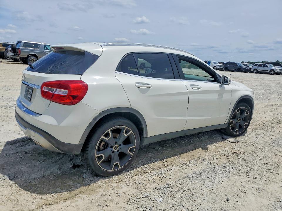 53097446 :رقم المزاد ، WDCTG4EB5JJ421275 vin ، 2018 Mercedes-benz Gla مزاد بيع