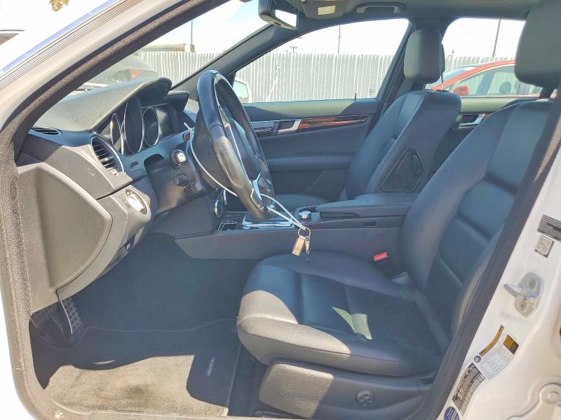 2014 Mercedes-benz C მანქანა იყიდება აუქციონზე, vin: WDDGF4HB7EA953175, აუქციონის ნომერი: 54133236