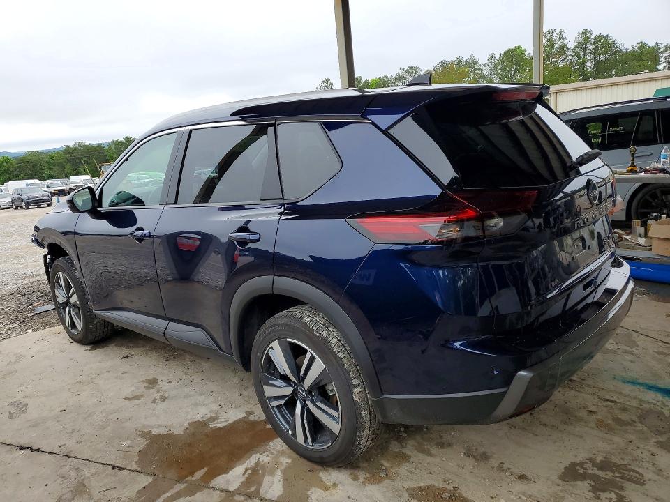52711786 :رقم المزاد ، 5N1BT3CB3TC770867 vin ، 2026 Nissan Rogue مزاد بيع