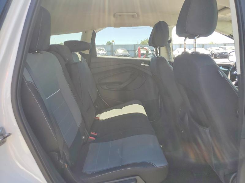 53660846 :رقم المزاد ، 1FMCU0GX8FUA68273 vin ، 2015 Ford Escape مزاد بيع