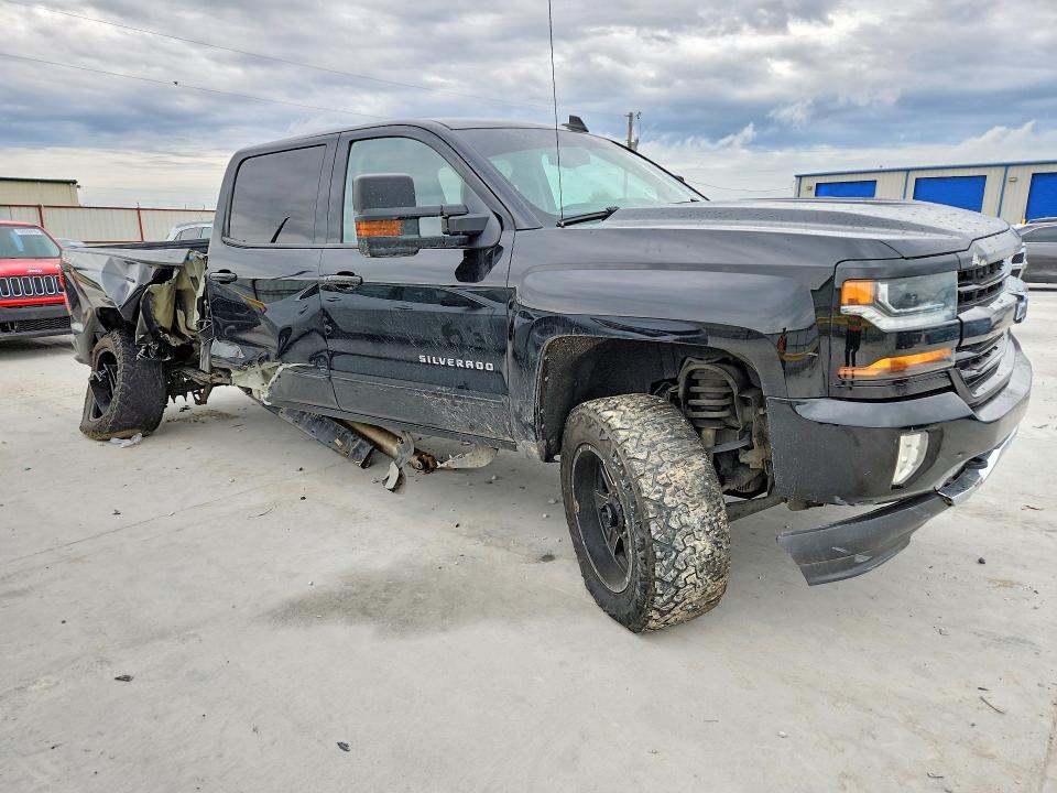 Продажа на аукционе авто 2018 Chevrolet Silverado, vin: 1GCUKREC8JF110750, номер лота: 51694136