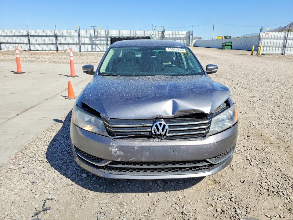 53976316 :رقم المزاد ، 1VWBP7A33DC014398 vin ، 2013 Volkswagen Passat مزاد بيع