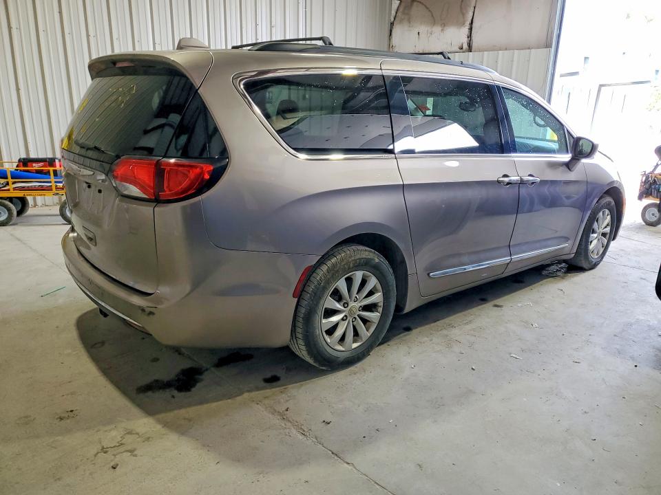 2017 Chrysler Pacifica მანქანა იყიდება აუქციონზე, vin: 2C4RC1BG4HR733698, აუქციონის ნომერი: 53311126