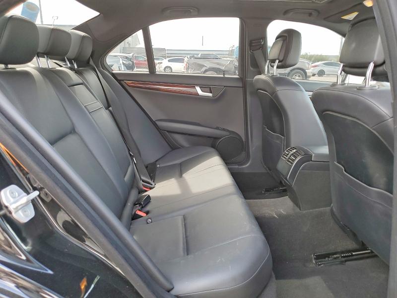 2014 Mercedes-benz C მანქანა იყიდება აუქციონზე, vin: WDDGF4HB9EA943800, აუქციონის ნომერი: 52460926