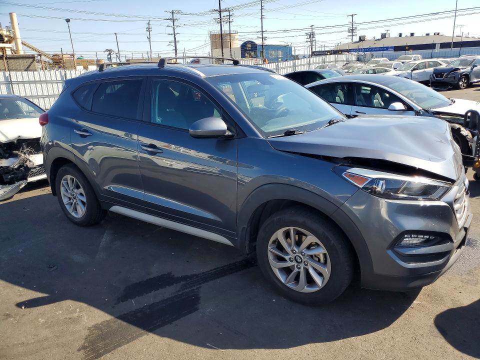 2017 Hyundai Tucson მანქანა იყიდება აუქციონზე, vin: KM8J3CA40HU389642, აუქციონის ნომერი: 52097726