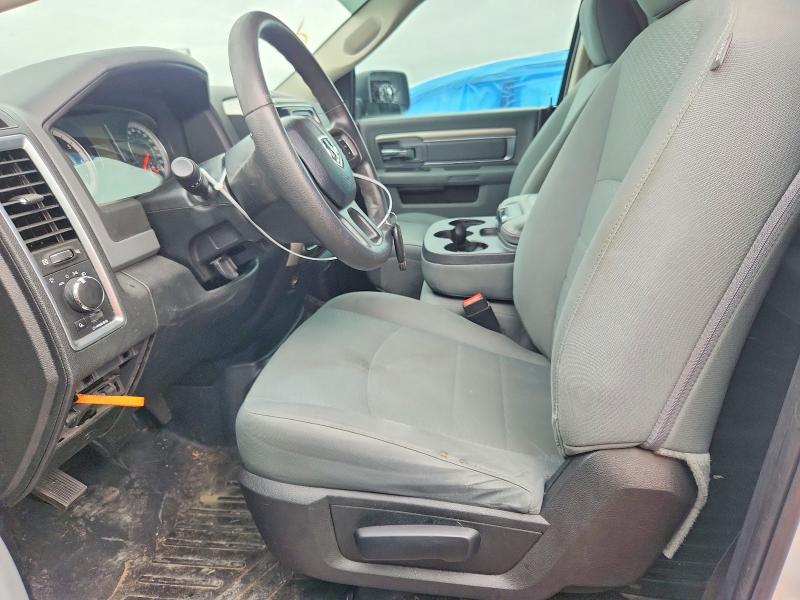 53048106 :رقم المزاد ، 1C6RR6GG3JS317562 vin ، 2018 Ram 1500 مزاد بيع