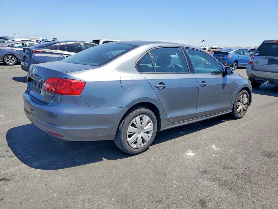 54849276 :رقم المزاد ، 3VWDZ7AJ9BM324844 vin ، 2011 Volkswagen Jetta مزاد بيع