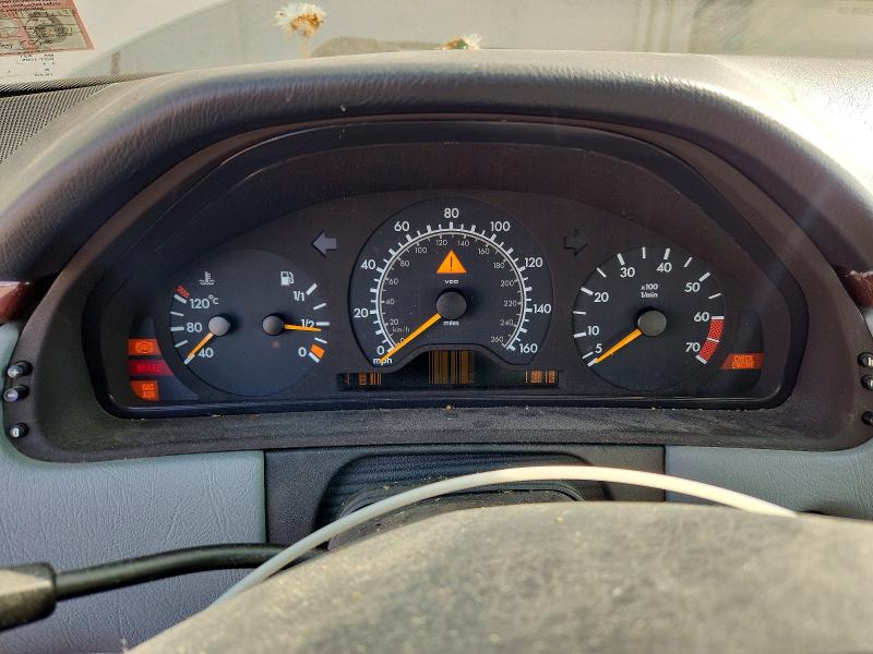 51974766 :رقم المزاد ، WDBJF65H7XA728938 vin ، 1999 Mercedes-benz E مزاد بيع