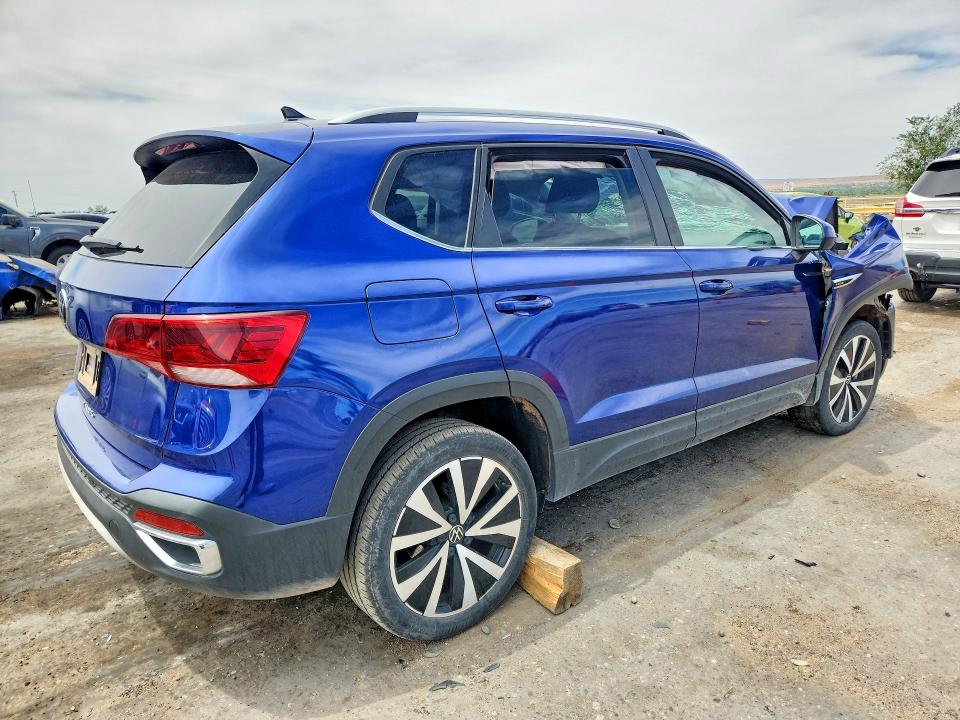 Продажа на аукционе авто 2022 Volkswagen Taos, vin: 3VVRX7B25NM029431, номер лота: 55000556