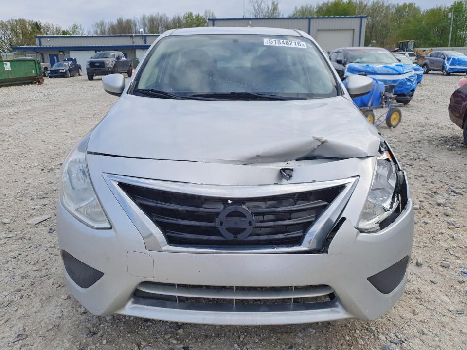 51840216 :رقم المزاد ، 3N1CN7AP3JL831566 vin ، 2018 Nissan Versa مزاد بيع