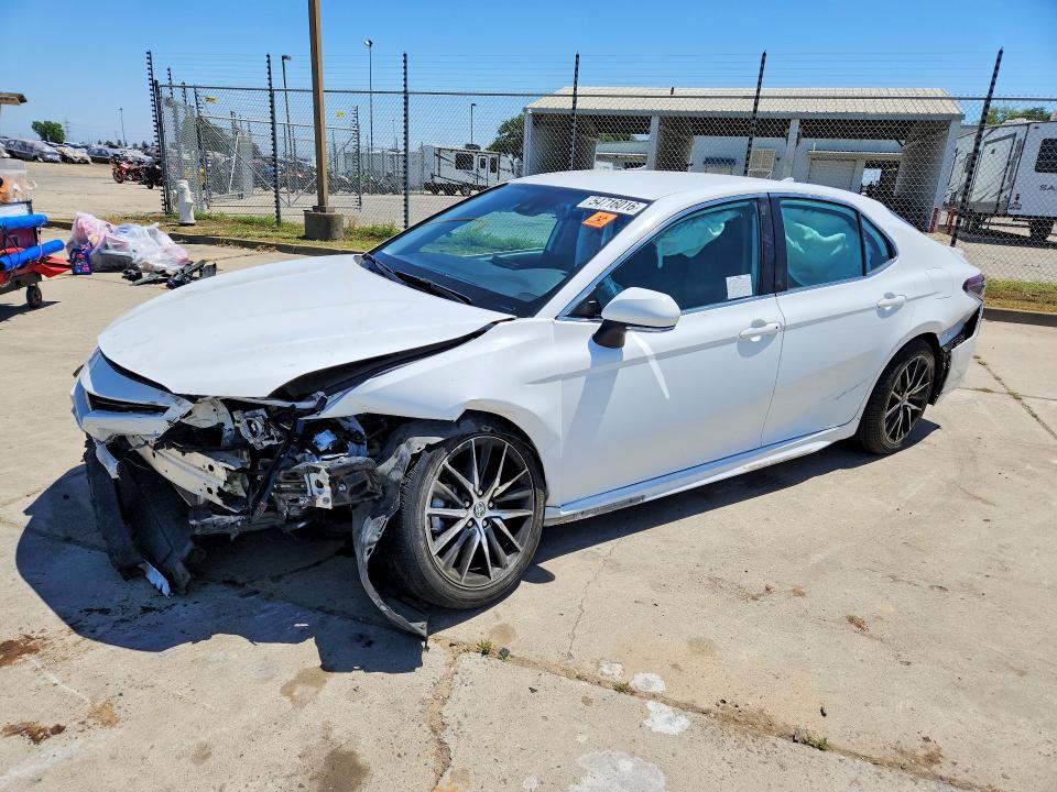 54716016 :رقم المزاد ، 4T1G11AK8PU770138 vin ، 2023 Toyota Camry مزاد بيع