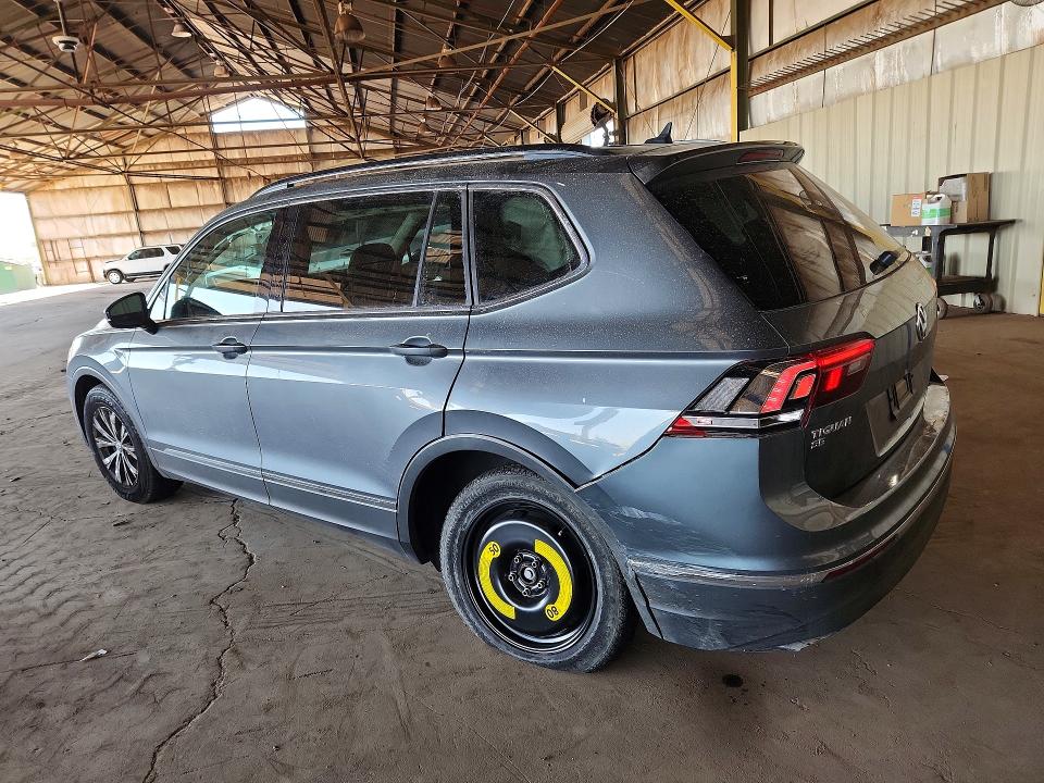 52031016 :رقم المزاد ، 3VV3B7AX0JM043877 vin ، 2018 Volkswagen Tiguan مزاد بيع