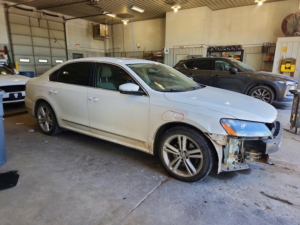2014 Volkswagen Passat მანქანა იყიდება აუქციონზე, vin: 1VWBN7A38EC079674, აუქციონის ნომერი: 52921196