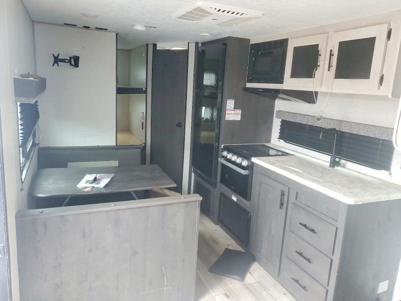 53718996 :رقم المزاد ، 4EZTU2521N5091344 vin ، 2022 Kz Recreational Vehicle (rv) مزاد بيع