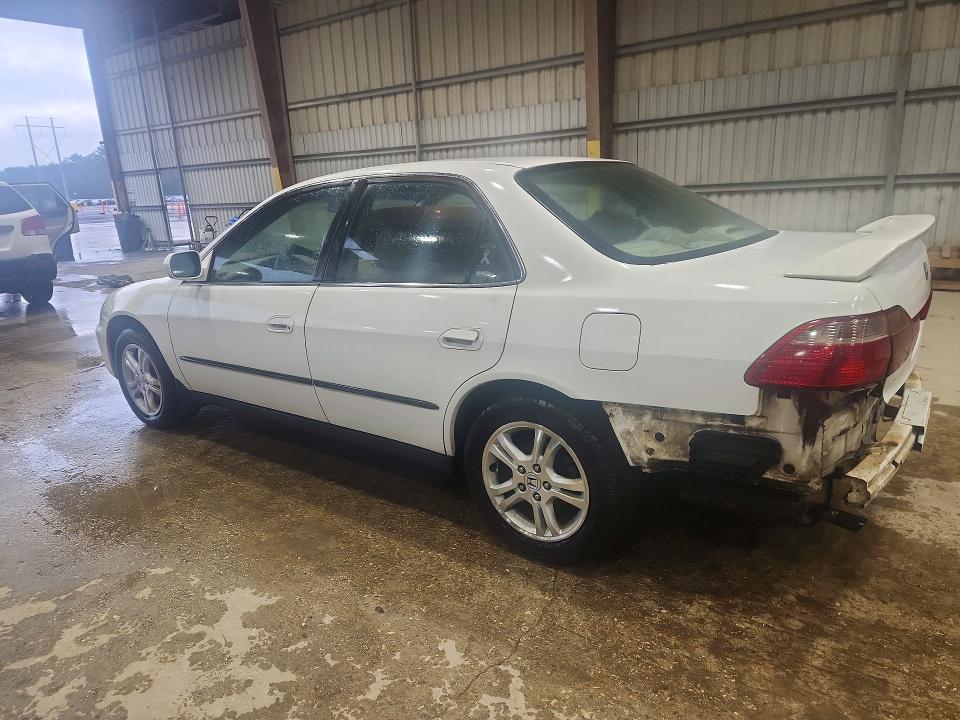 52479846 :رقم المزاد ، 1HGCG1647YA095477 vin ، 2000 Honda Accord مزاد بيع