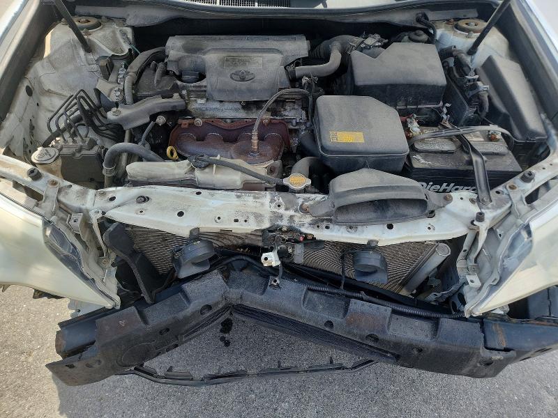 52404026 :رقم المزاد ، 4T1BF1FK4EU421060 vin ، 2014 Toyota Camry مزاد بيع
