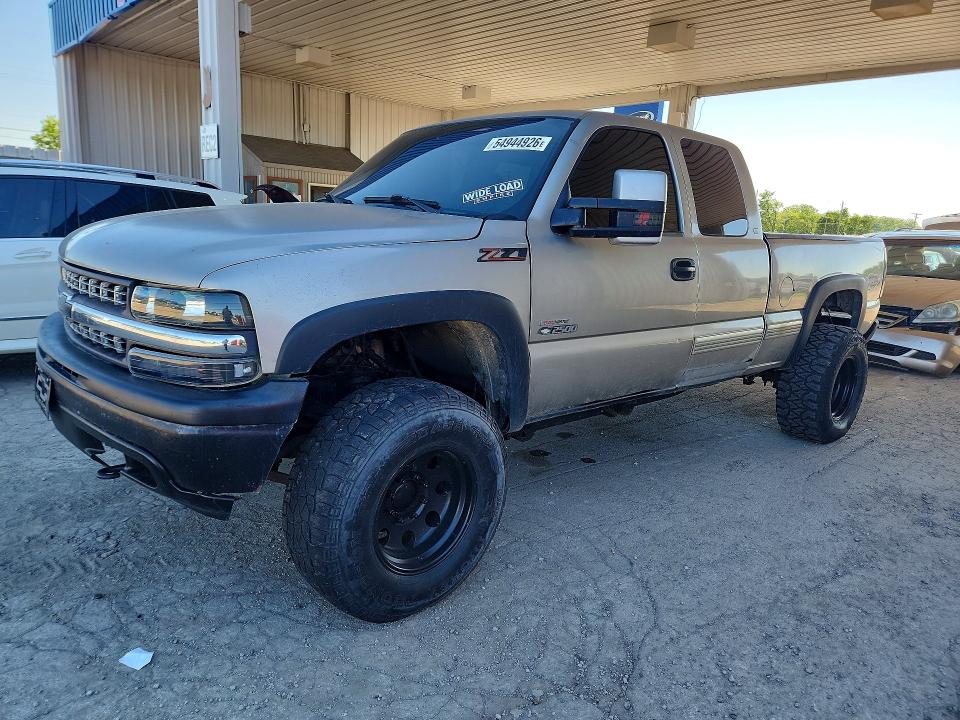 Auction sale of the 2000 Chevrolet Silverado, vin: 1GCGK29U3YE130900, lot number: 54944926