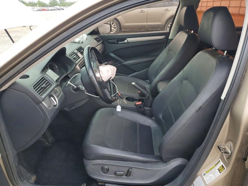 52548976 :رقم المزاد ، 1VWAT7A30FC007354 vin ، 2015 Volkswagen Passat مزاد بيع