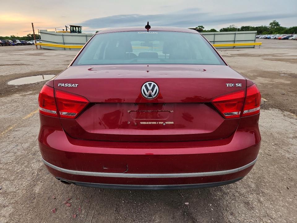 54156236 :رقم المزاد ، 1VWBV7A37FC017541 vin ، 2015 Volkswagen Passat مزاد بيع