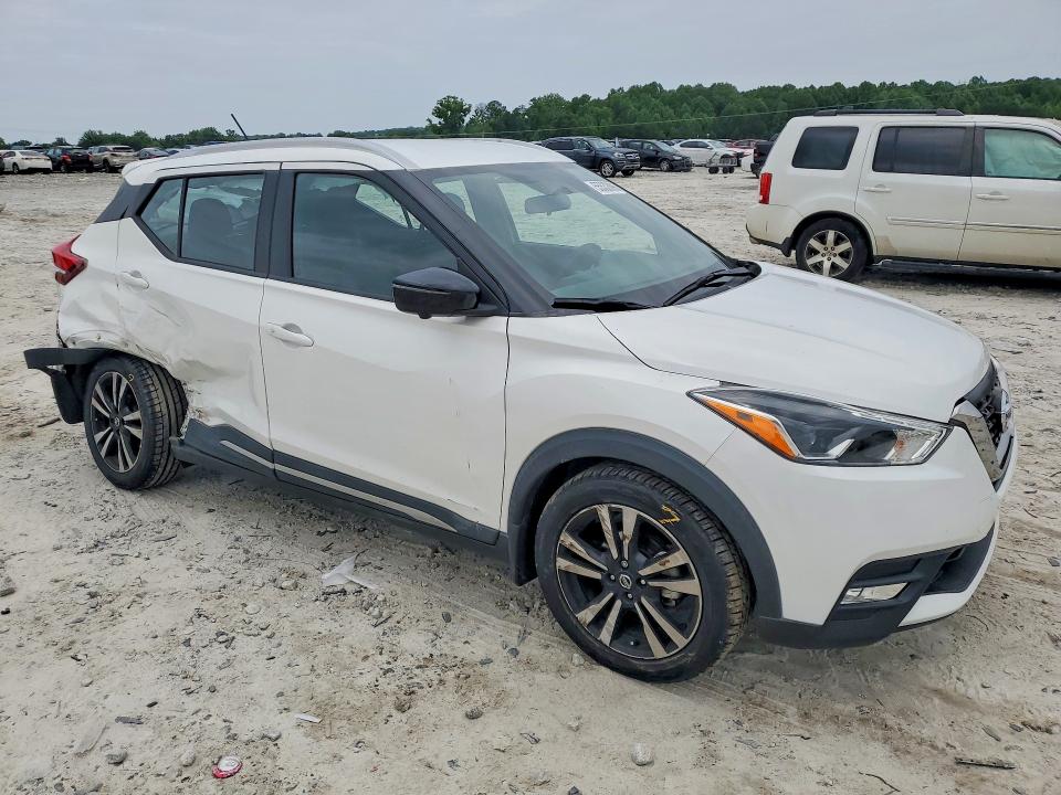 55532896 :رقم المزاد ، 3N1CP5CU1JL538945 vin ، 2018 Nissan Kicks مزاد بيع