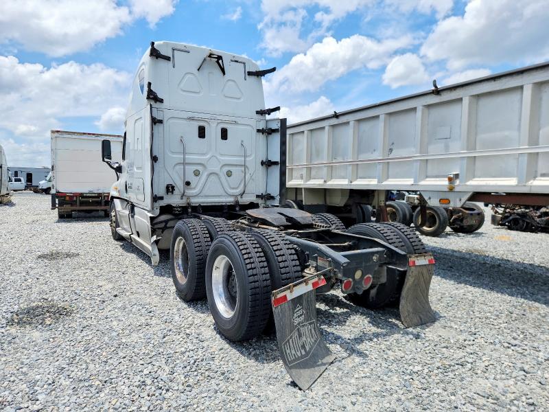 53820746 :رقم المزاد ، 3AKJGLD56ESFR3425 vin ، 2014 Freigliner Cascadia مزاد بيع