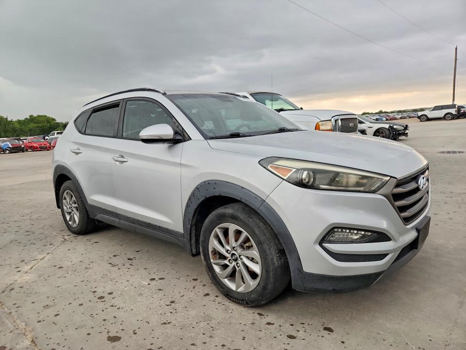 2016 Hyundai Tucson მანქანა იყიდება აუქციონზე, vin: KM8J33A24GU233245, აუქციონის ნომერი: 54382936