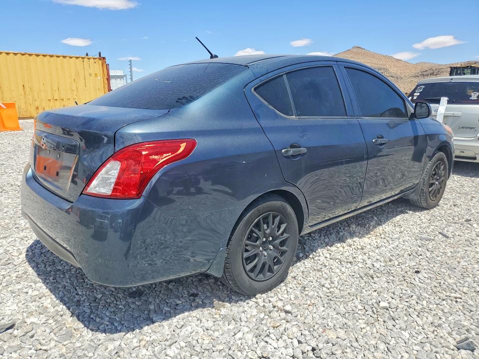 52178006 :رقم المزاد ، 3N1CN7AP4FL943462 vin ، 2015 Nissan Versa مزاد بيع