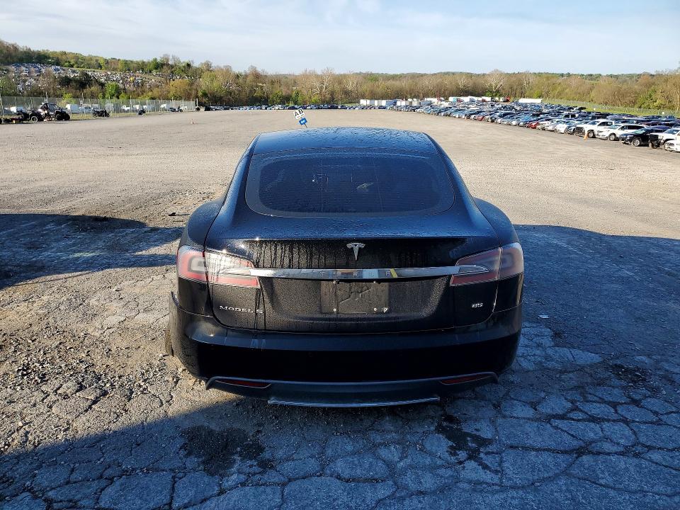 2014 Tesla Model S მანქანა იყიდება აუქციონზე, vin: 5YJSA1H17EFP30635, აუქციონის ნომერი: 52030076