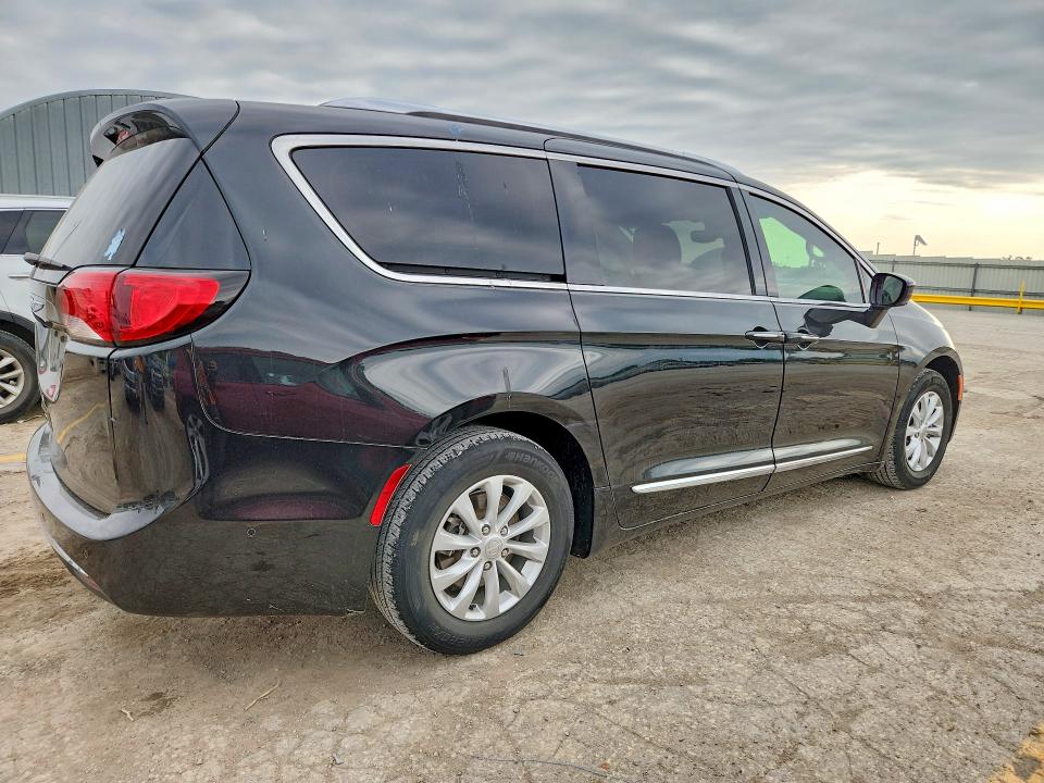 54147456 :رقم المزاد ، 2C4RC1EG0JR321702 vin ، 2018 Chrysler Pacifica مزاد بيع