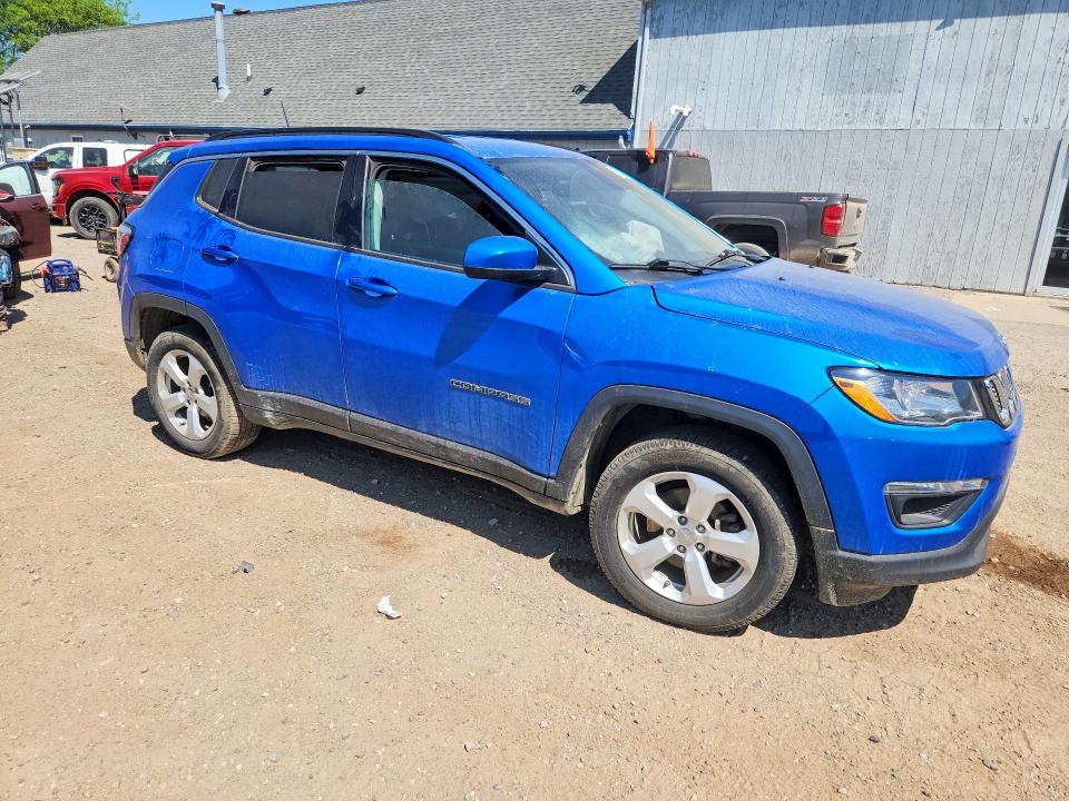 55364486 :رقم المزاد ، 3C4NJDBB5HT688746 vin ، 2017 Jeep Compass مزاد بيع