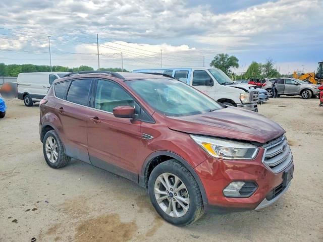 2018 Ford Escape მანქანა იყიდება აუქციონზე, vin: 1FMCU9GD5JUB25130, აუქციონის ნომერი: 53213346
