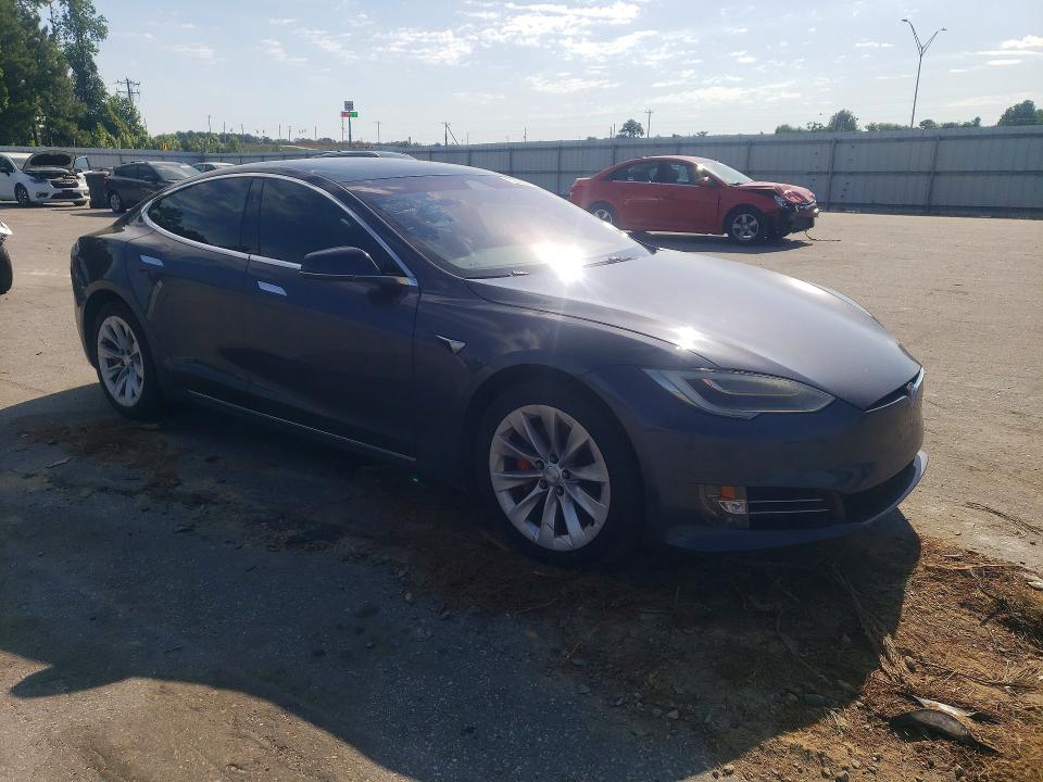 53329946 :رقم المزاد ، 5YJSA1E46KF332729 vin ، 2019 Tesla Model S مزاد بيع