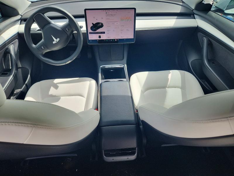 53011336 :رقم المزاد ، 5YJ3E1EA0NF111002 vin ، 2022 Tesla Model 3 مزاد بيع
