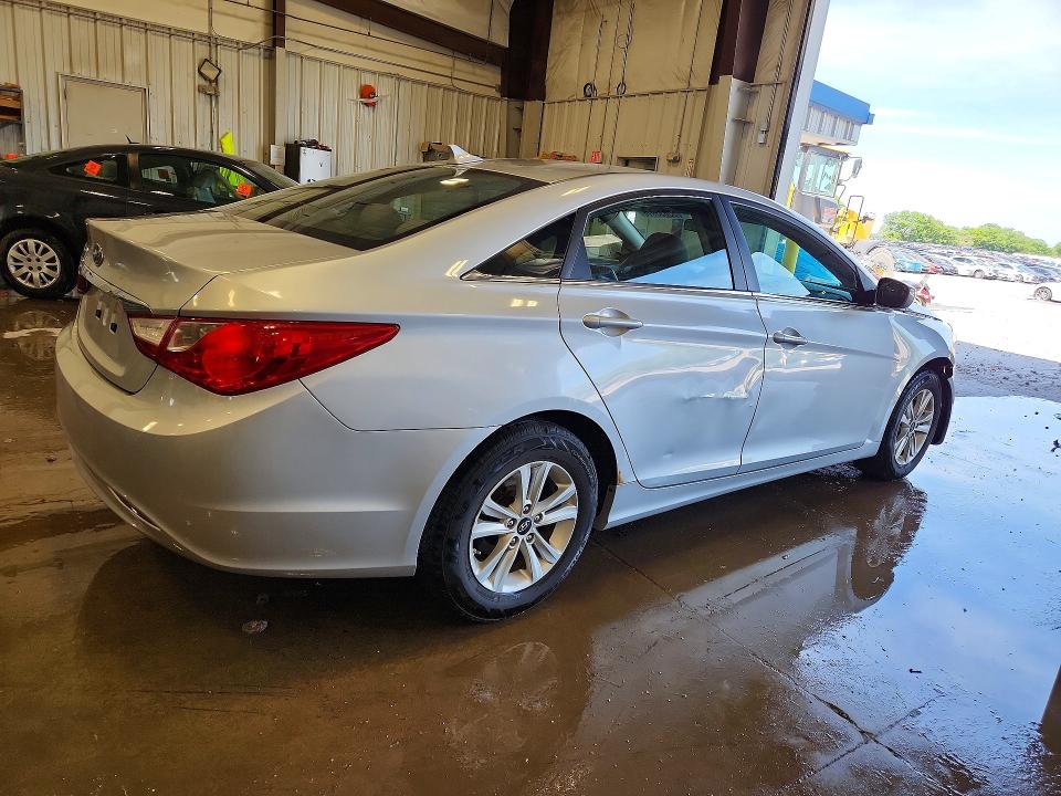 2011 Hyundai Sonata მანქანა იყიდება აუქციონზე, vin: 5NPEB4AC8BH101602, აუქციონის ნომერი: 55633976