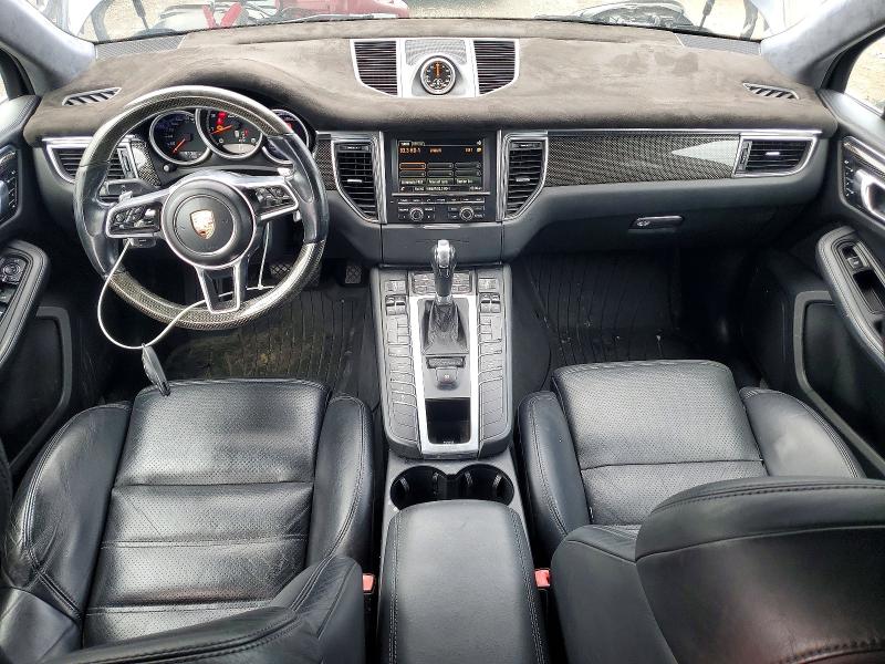 54676756 :رقم المزاد ، WP1AF2A59GLB93474 vin ، 2016 Porsche Macan مزاد بيع