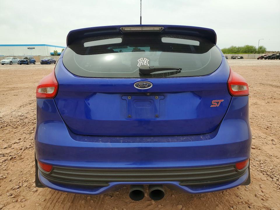 2015 Ford Focus მანქანა იყიდება აუქციონზე, vin: 1FADP3L91FL315217, აუქციონის ნომერი: 52500166