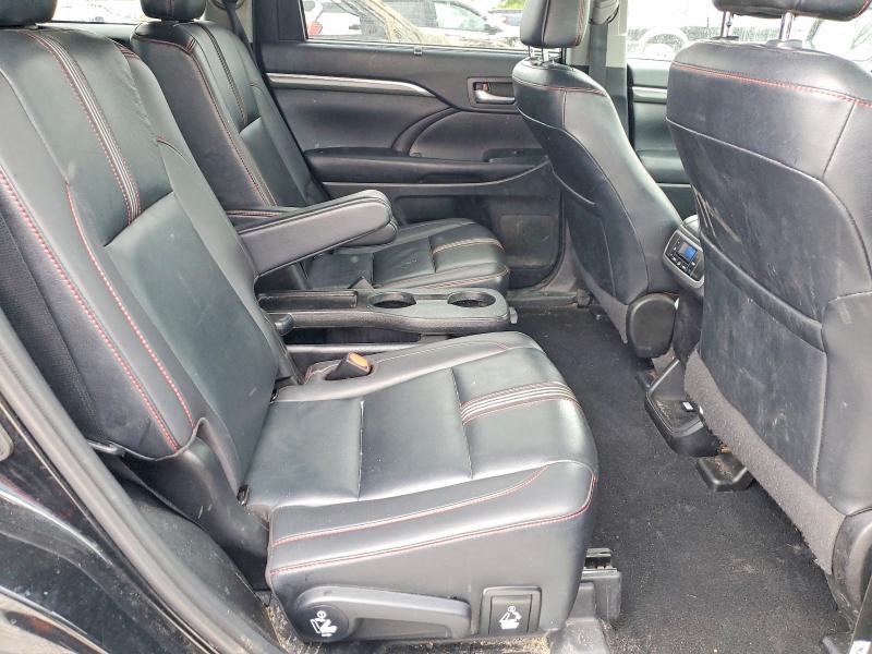 Продажа на аукционе авто 2019 Toyota Highlander, vin: 5TDJZRFH7KS606469, номер лота: 53310886