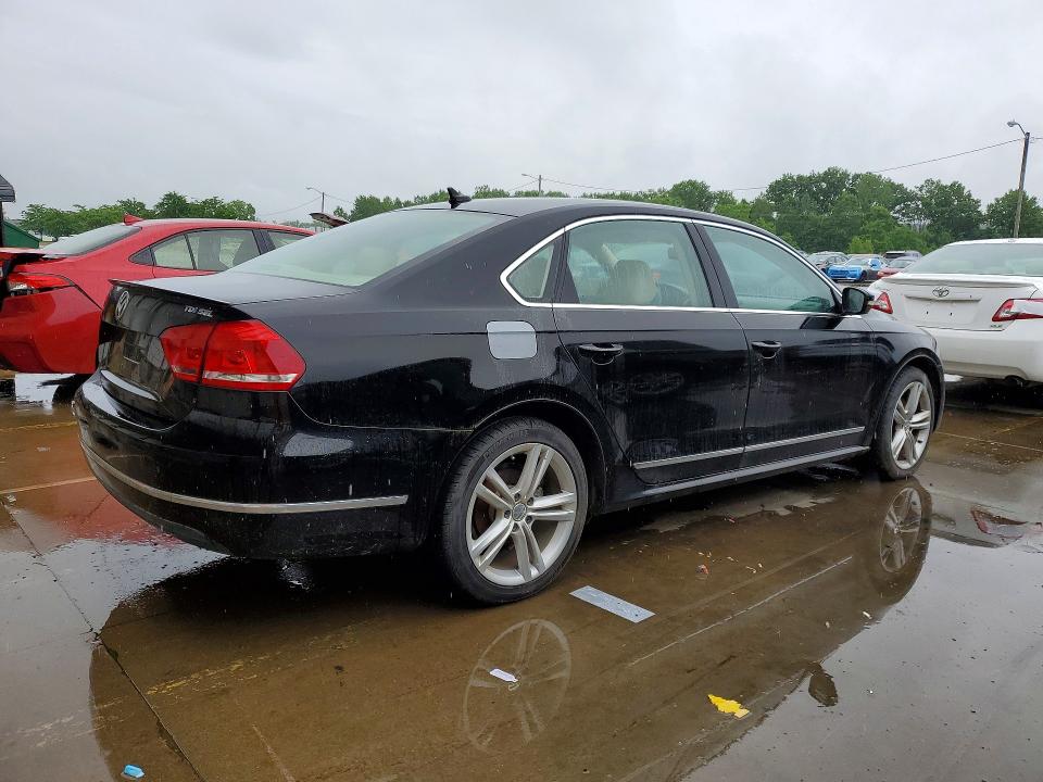51725666 :رقم المزاد ، 1VWCN7A32EC010564 vin ، 2014 Volkswagen Passat مزاد بيع