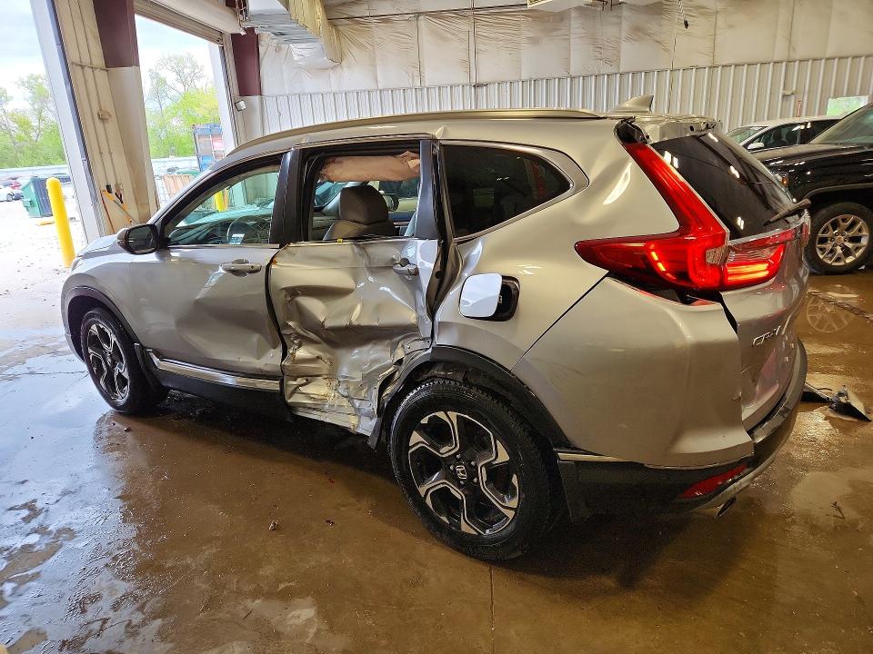 53521836 :رقم المزاد ، 7FARW2H90JE005887 vin ، 2018 Honda Cr-v مزاد بيع