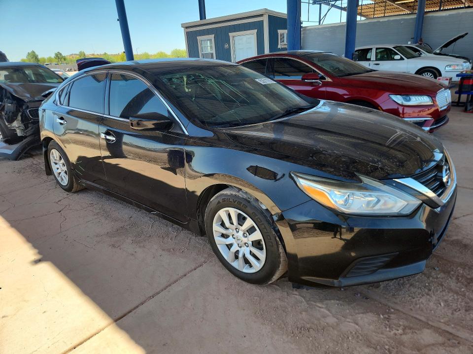 Продаж на аукціоні авто 2018 Nissan Altima, vin: 1N4AL3AP0JC286138, номер лоту: 53517296