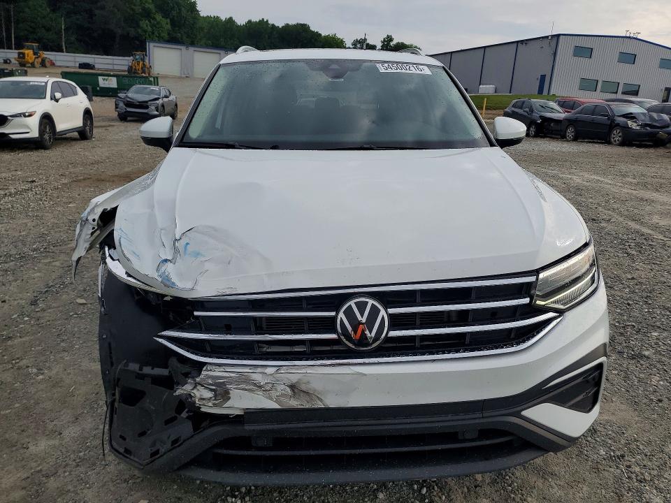 2022 Volkswagen Tiguan მანქანა იყიდება აუქციონზე, vin: 3VV3B7AX7NM089812, აუქციონის ნომერი: 54500216