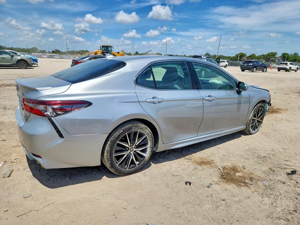 Продаж на аукціоні авто 2023 Toyota Camry, vin: 4T1G11AK6PU162425, номер лоту: 52585706