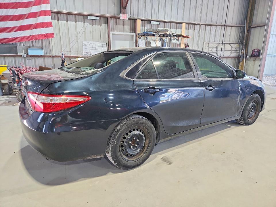 52596366 :رقم المزاد ، 4T1BF1FK3HU269728 vin ، 2017 Toyota Camry مزاد بيع