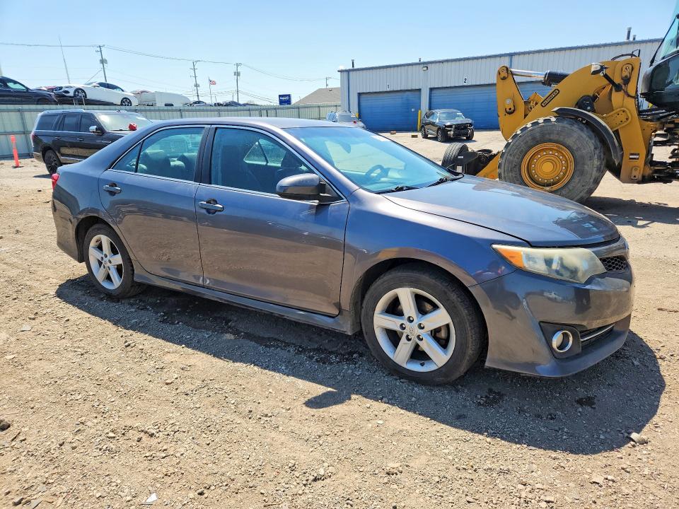 53751916 :رقم المزاد ، 4T1BF1FKXEU422455 vin ، 2014 Toyota Camry مزاد بيع