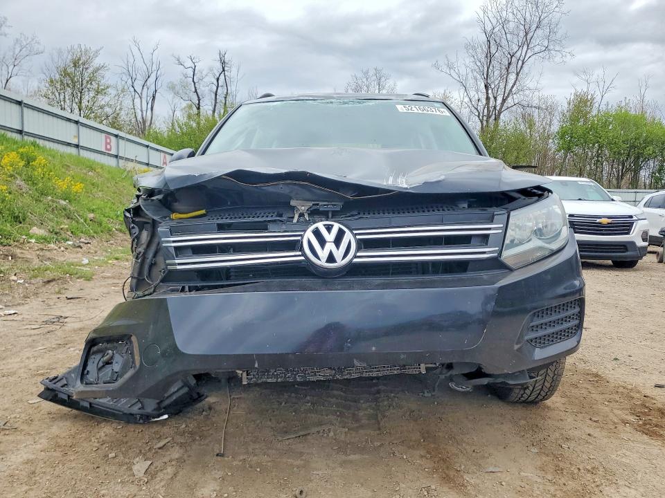 Auction sale of the 2017 Volkswagen Tiguan, vin: WVGAV7AX4HK000203, lot number: 52166376