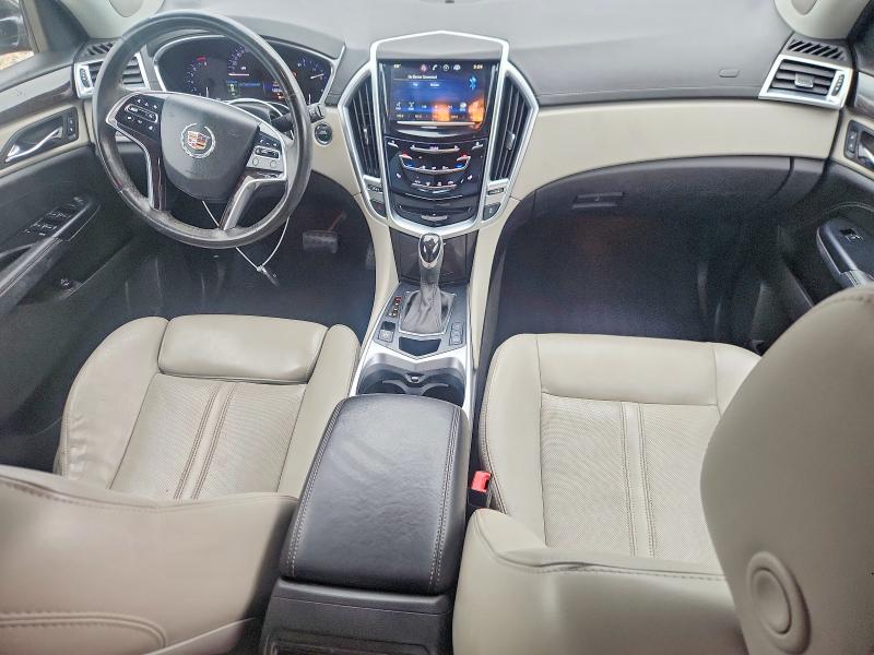 52371846 :رقم المزاد ، 3GYFNBE34FS560867 vin ، 2015 Cadillac Srx مزاد بيع