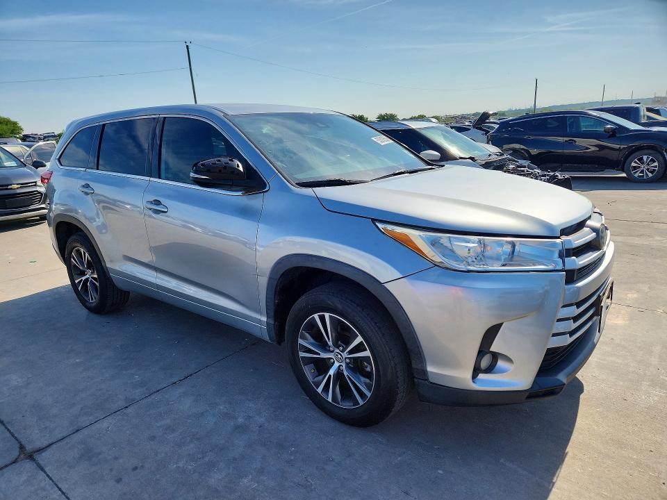 2018 Toyota Highlander მანქანა იყიდება აუქციონზე, vin: 5TDZZRFH2JS251244, აუქციონის ნომერი: 53310656
