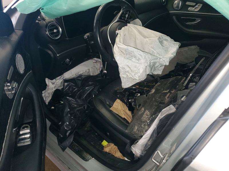 54241356 :رقم المزاد ، W1KZF6JB2LA801767 vin ، 2020 Mercedes-benz E مزاد بيع