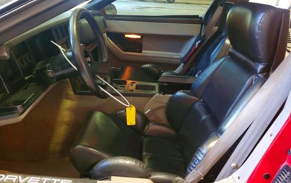 1989 Chevrolet Corvette მანქანა იყიდება აუქციონზე, vin: 1G1YY2189K5115206, აუქციონის ნომერი: 54079826