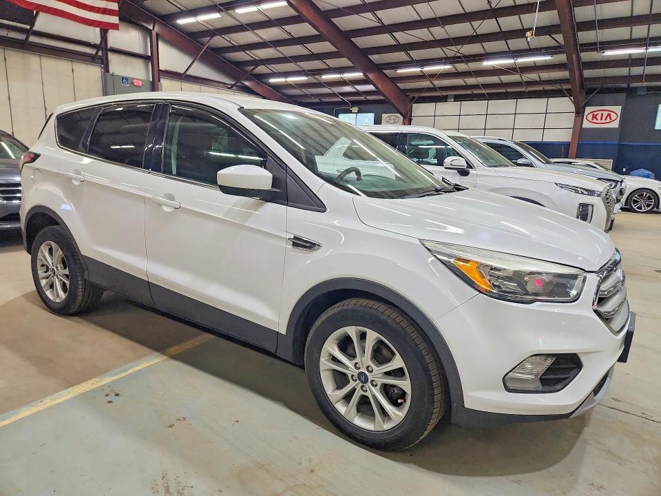 2017 Ford Escape მანქანა იყიდება აუქციონზე, vin: 1FMCU0GDXHUB03212, აუქციონის ნომერი: 55425026